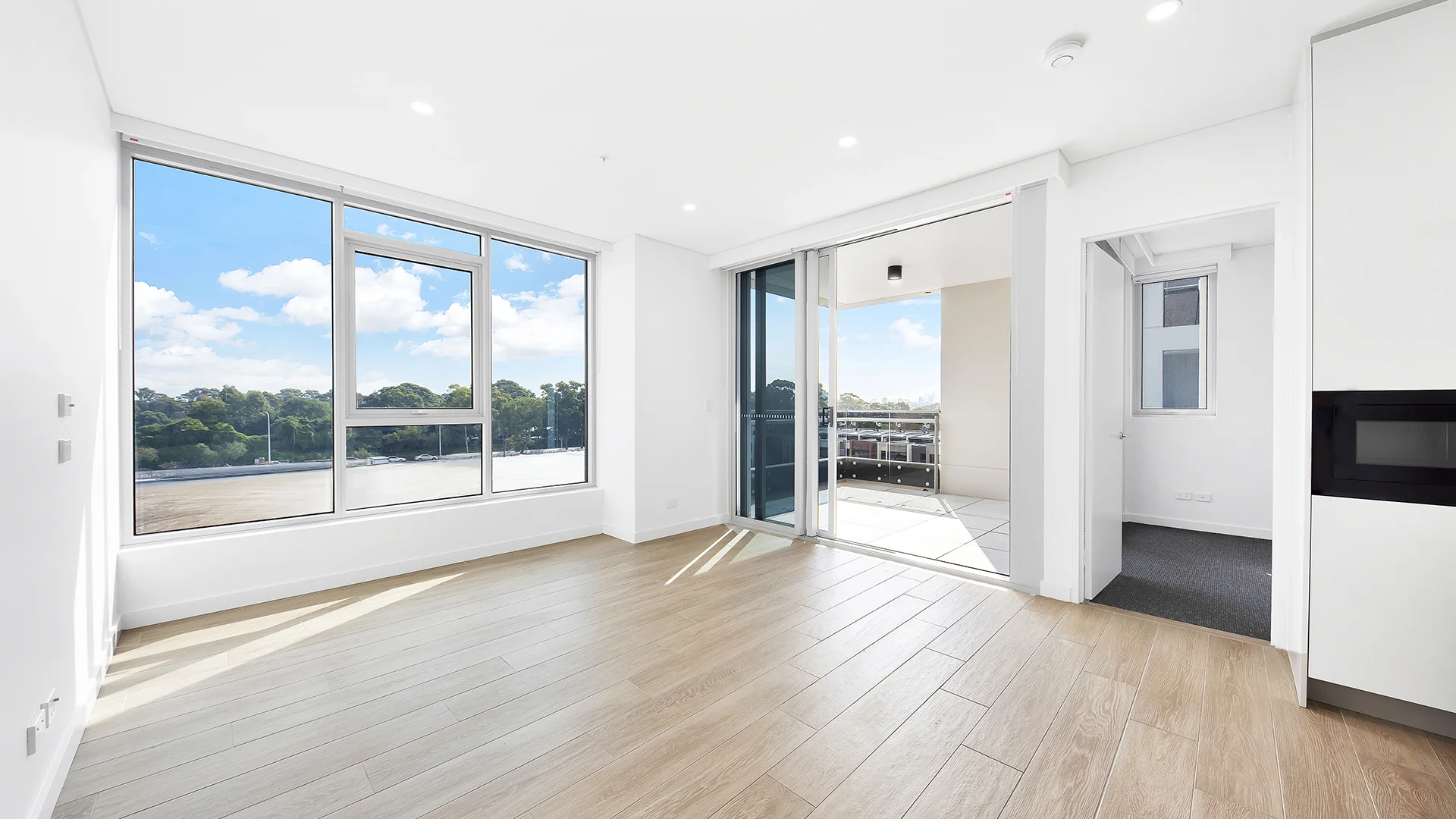 2 Bedroom Accessible Apartment in Eastgardens - property view 2