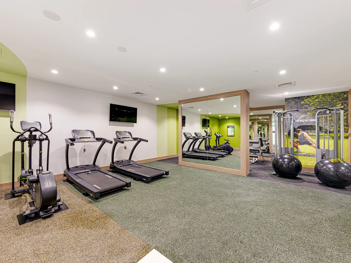 2 Bedroom Accessible Apartment in Eastgardens - property view 9