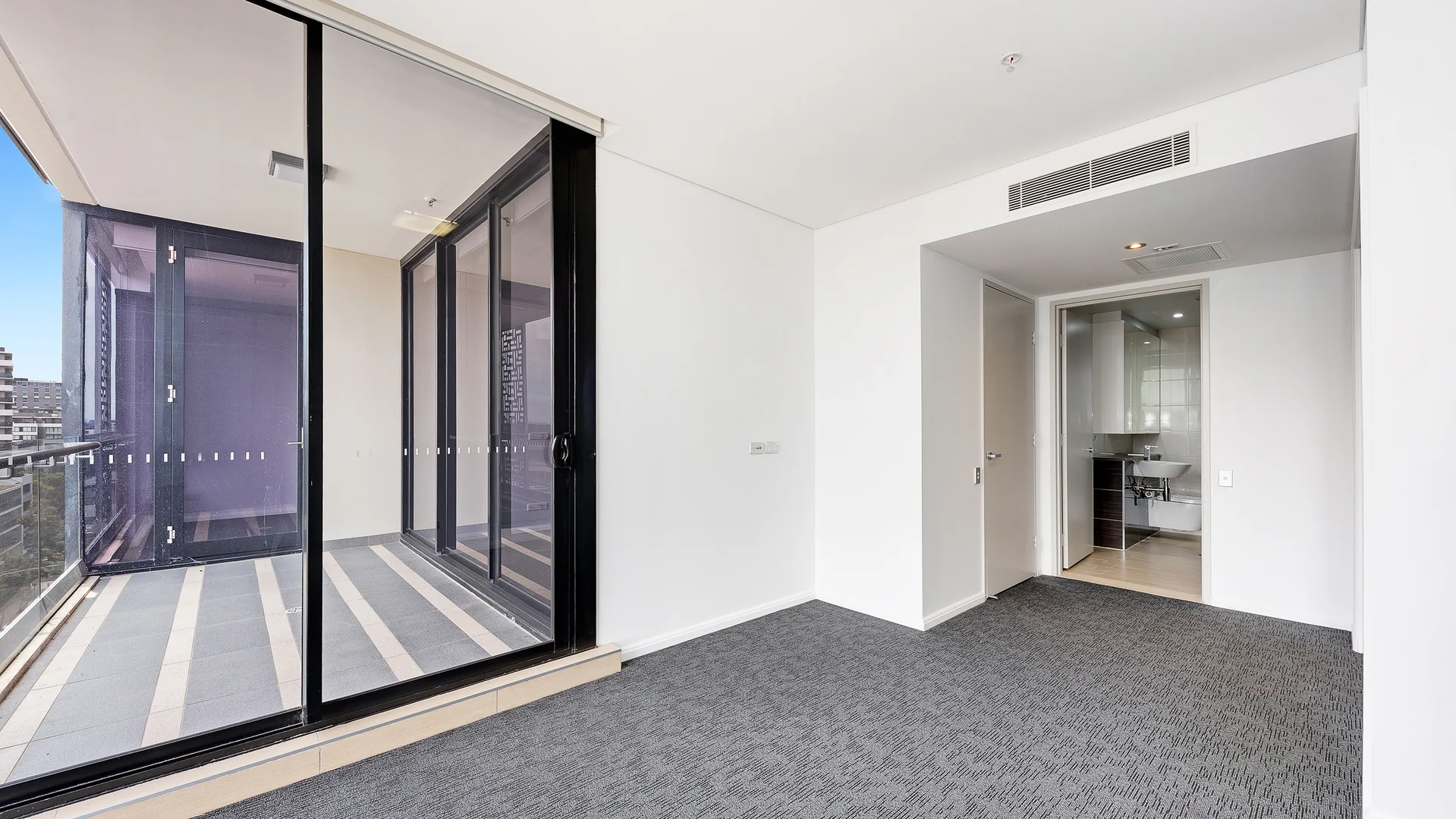 2 Bedroom Accessible Apartment in Zetland - property view 3